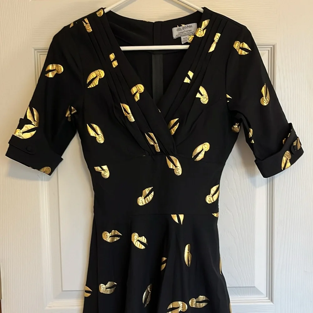 Unique Vintage x Harry Potter Wizarding World Black w/ Gold Snitch Fit & Flare - Picture 2 of 11